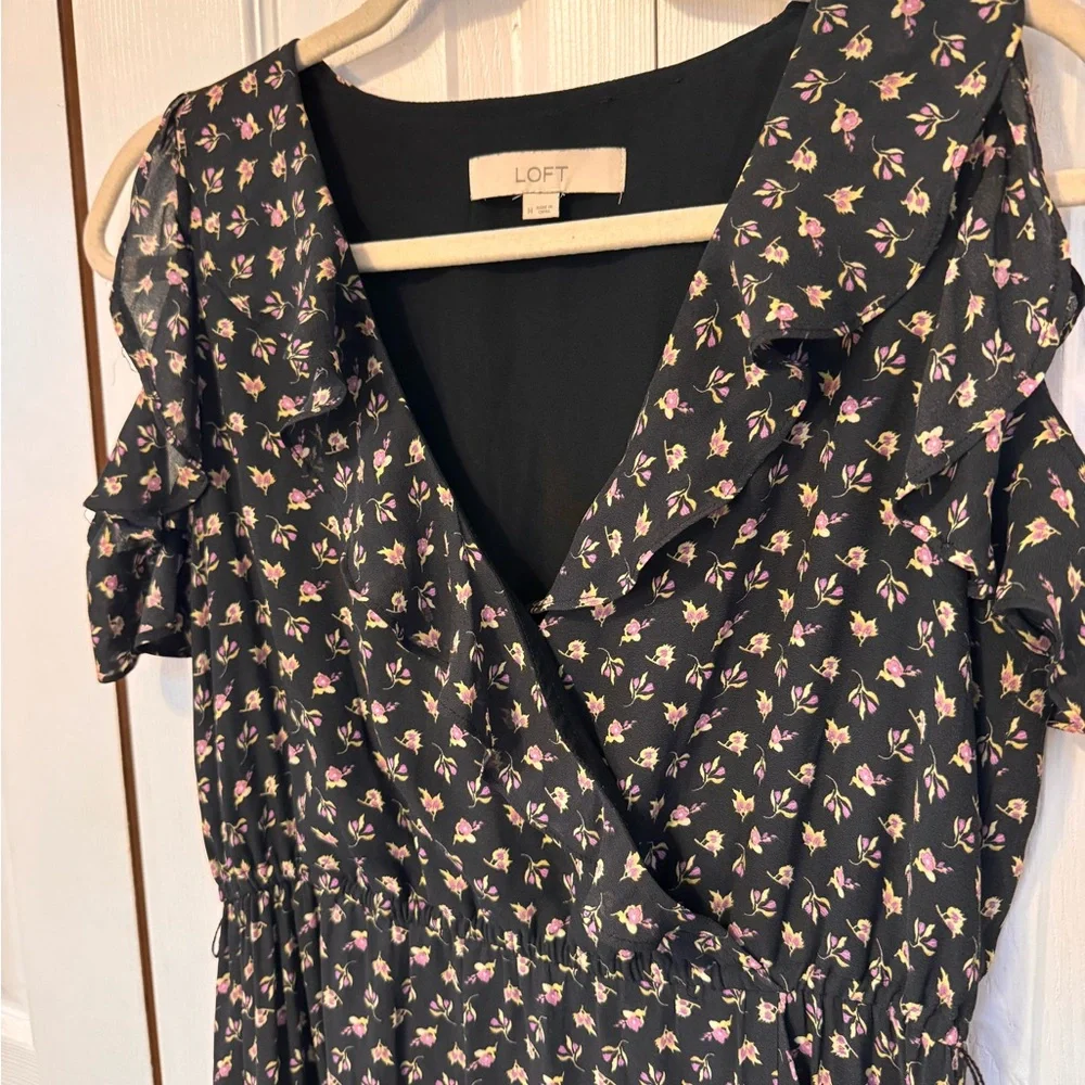 LOFT Black & Pink Midi Dress Faux Wrap Size Medium Cold Shoulder Missing Belt - Picture 3 of 12